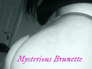 Mysterious_Brunette