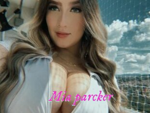 Mia_parcker